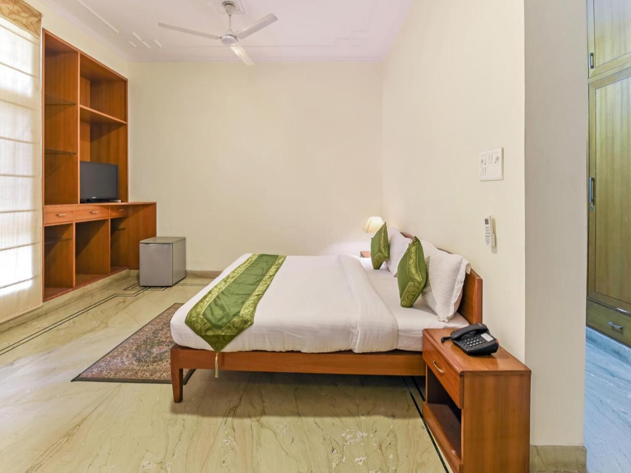 Hotel Treebo Trip The Nest Corporate Greater Noida Zewnętrze zdjęcie