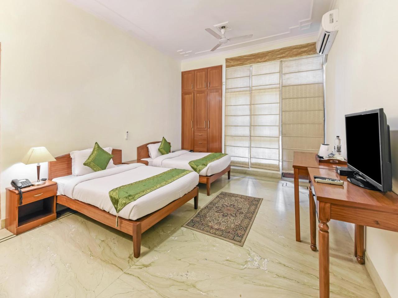 Hotel Treebo Trip The Nest Corporate Greater Noida Zewnętrze zdjęcie