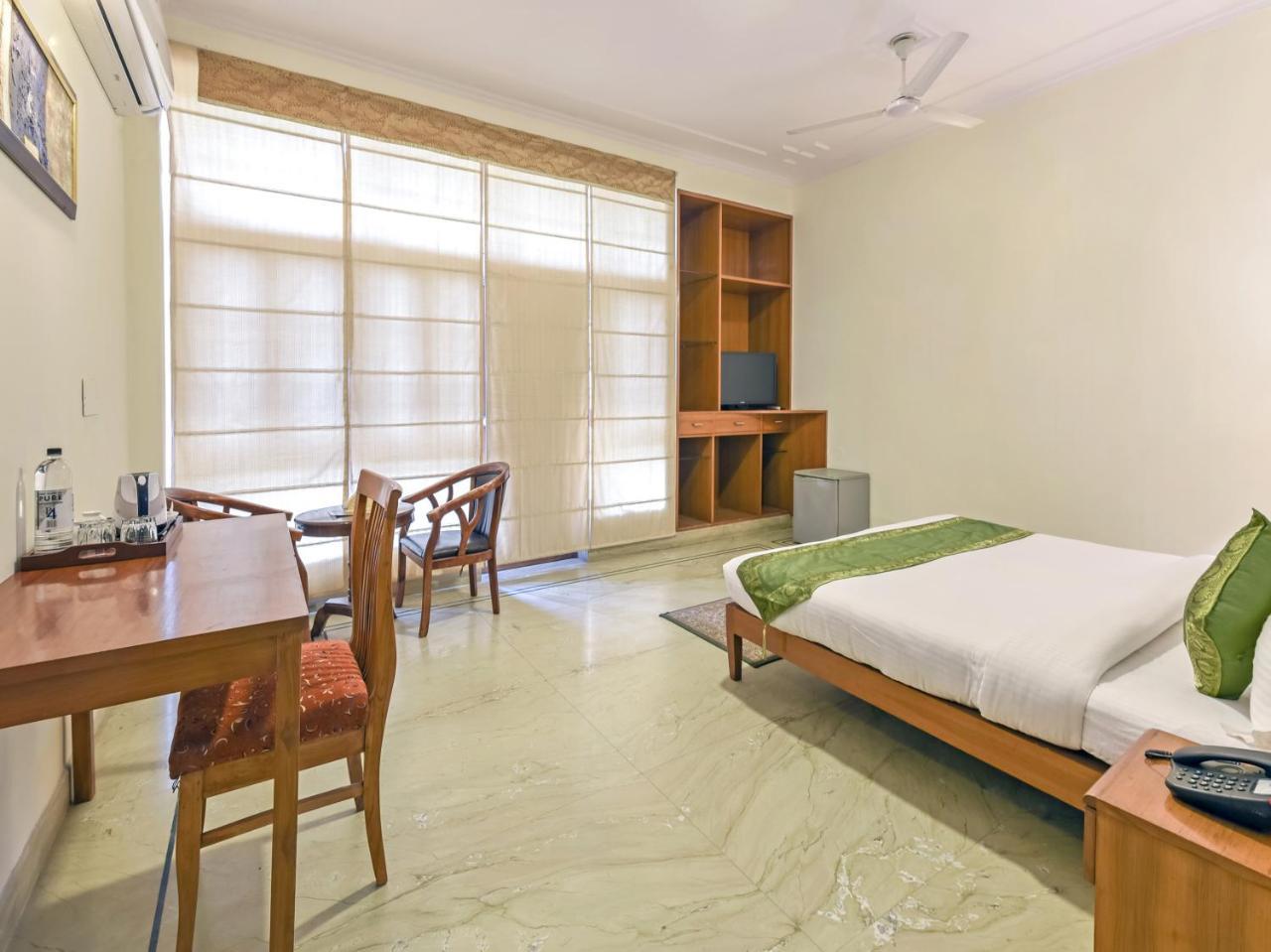 Hotel Treebo Trip The Nest Corporate Greater Noida Zewnętrze zdjęcie