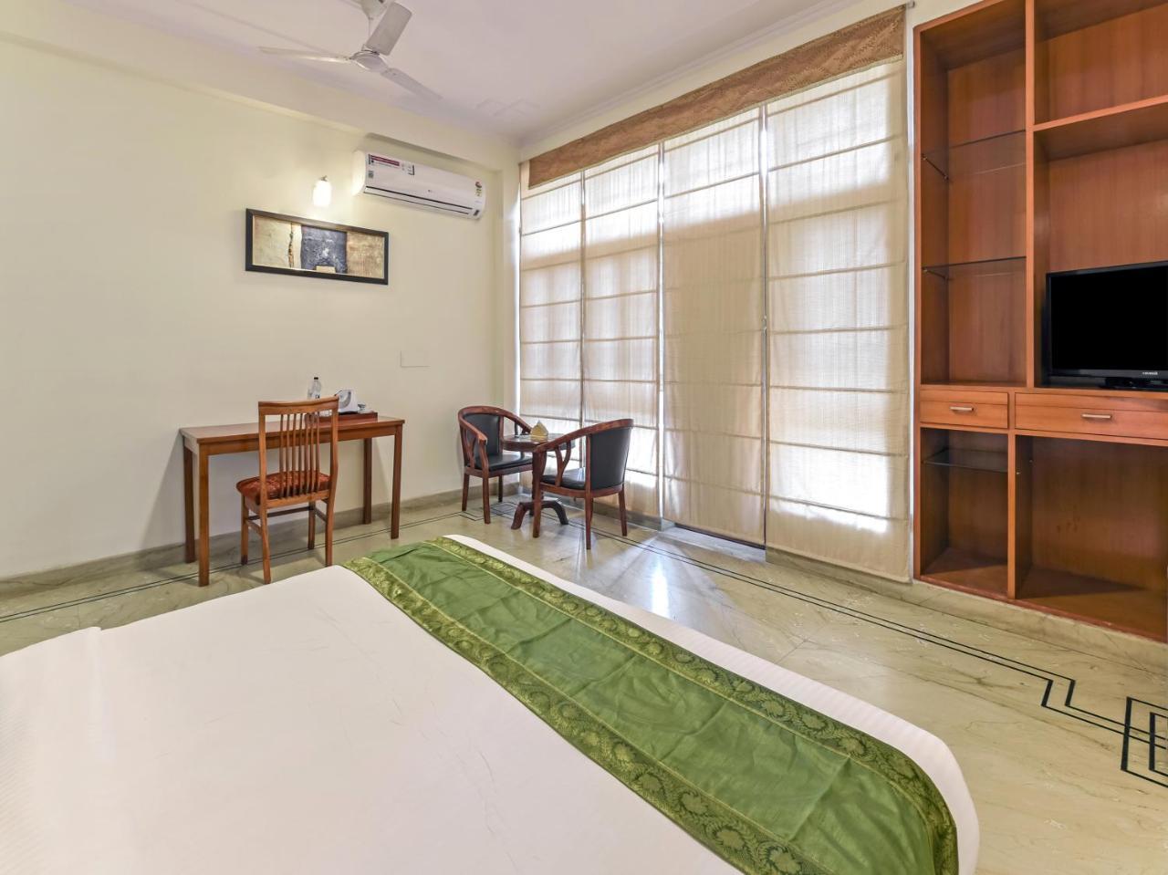 Hotel Treebo Trip The Nest Corporate Greater Noida Zewnętrze zdjęcie